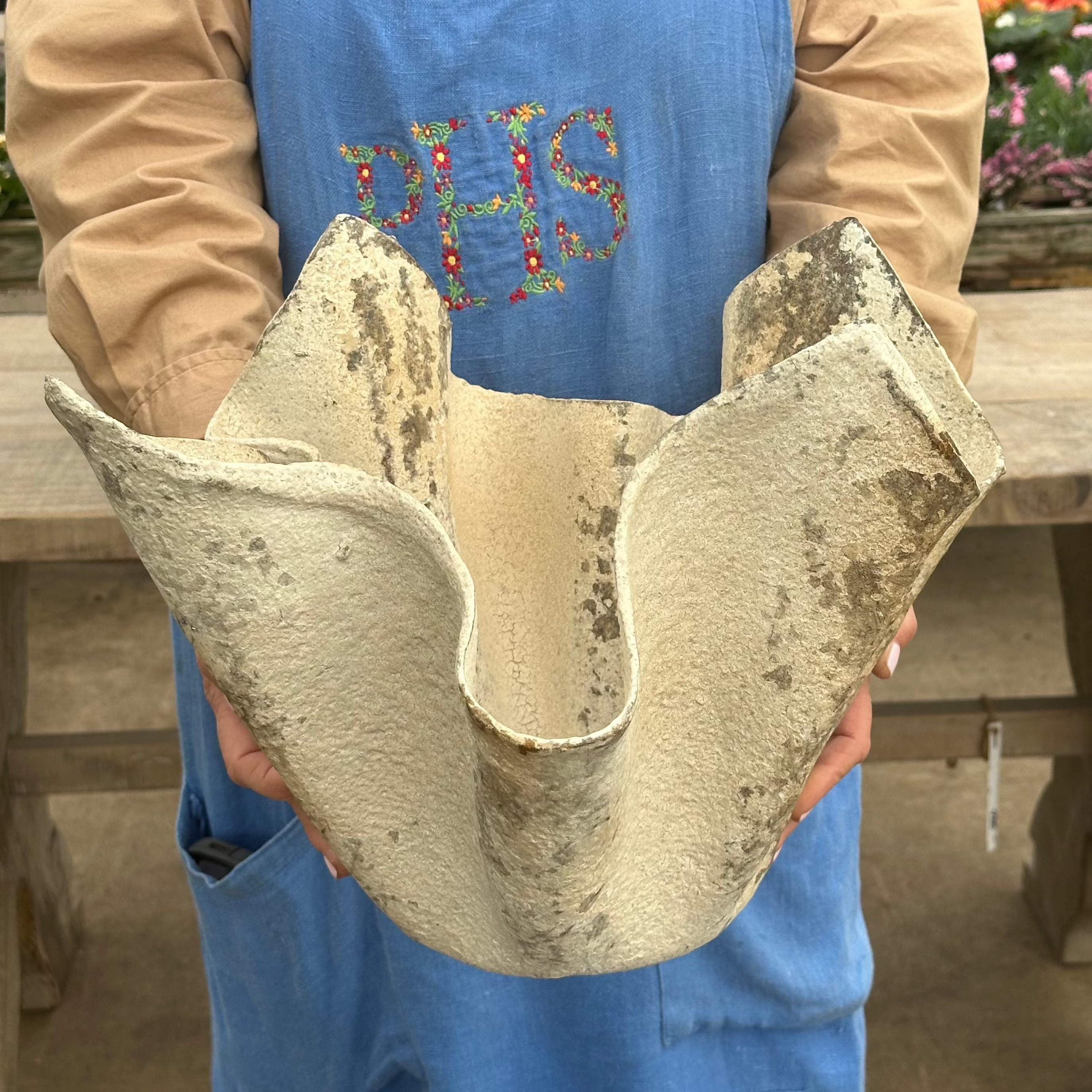 HANDKERCHIEF PUTTY RESIN PLANTER
