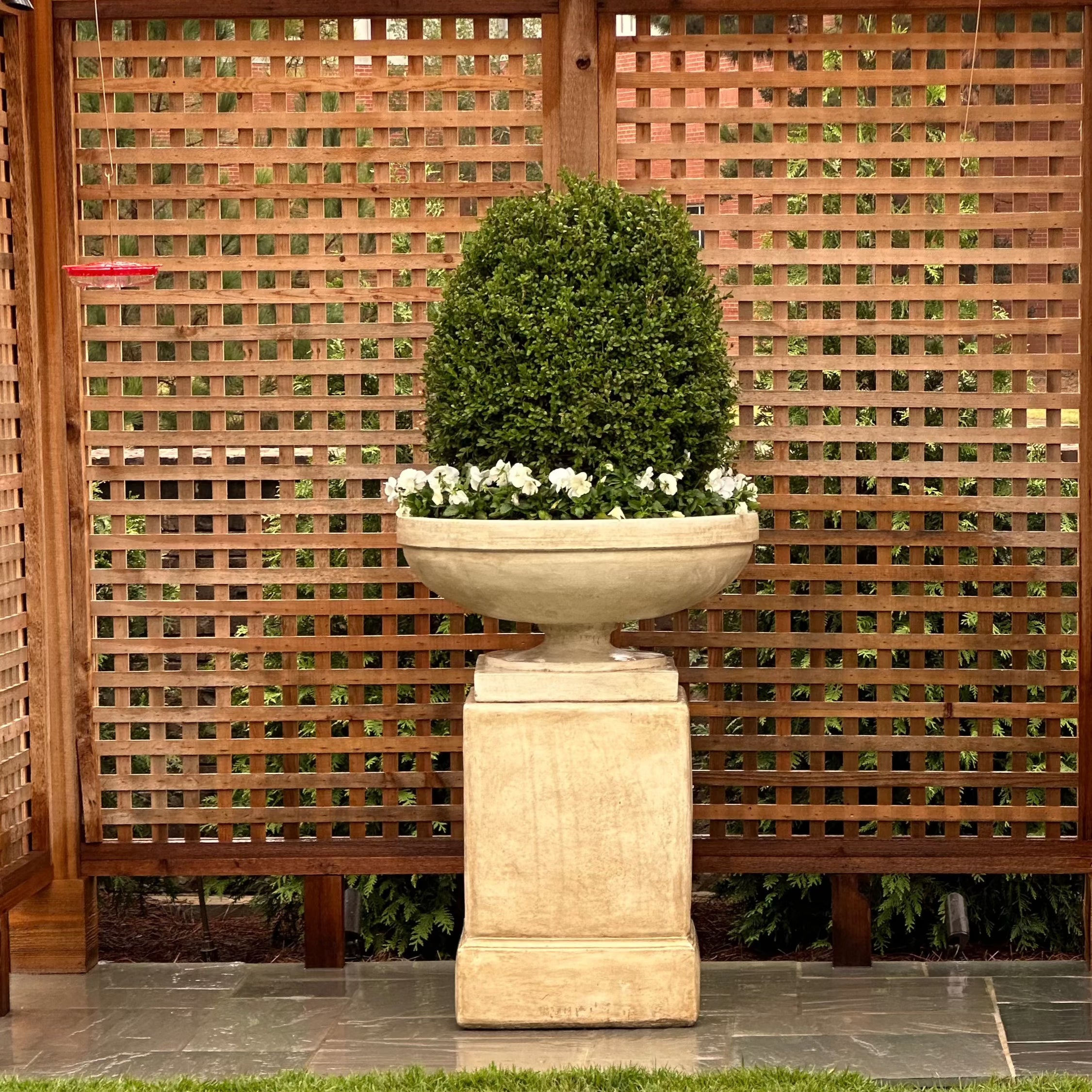 ENGLISH VILLAGE URN