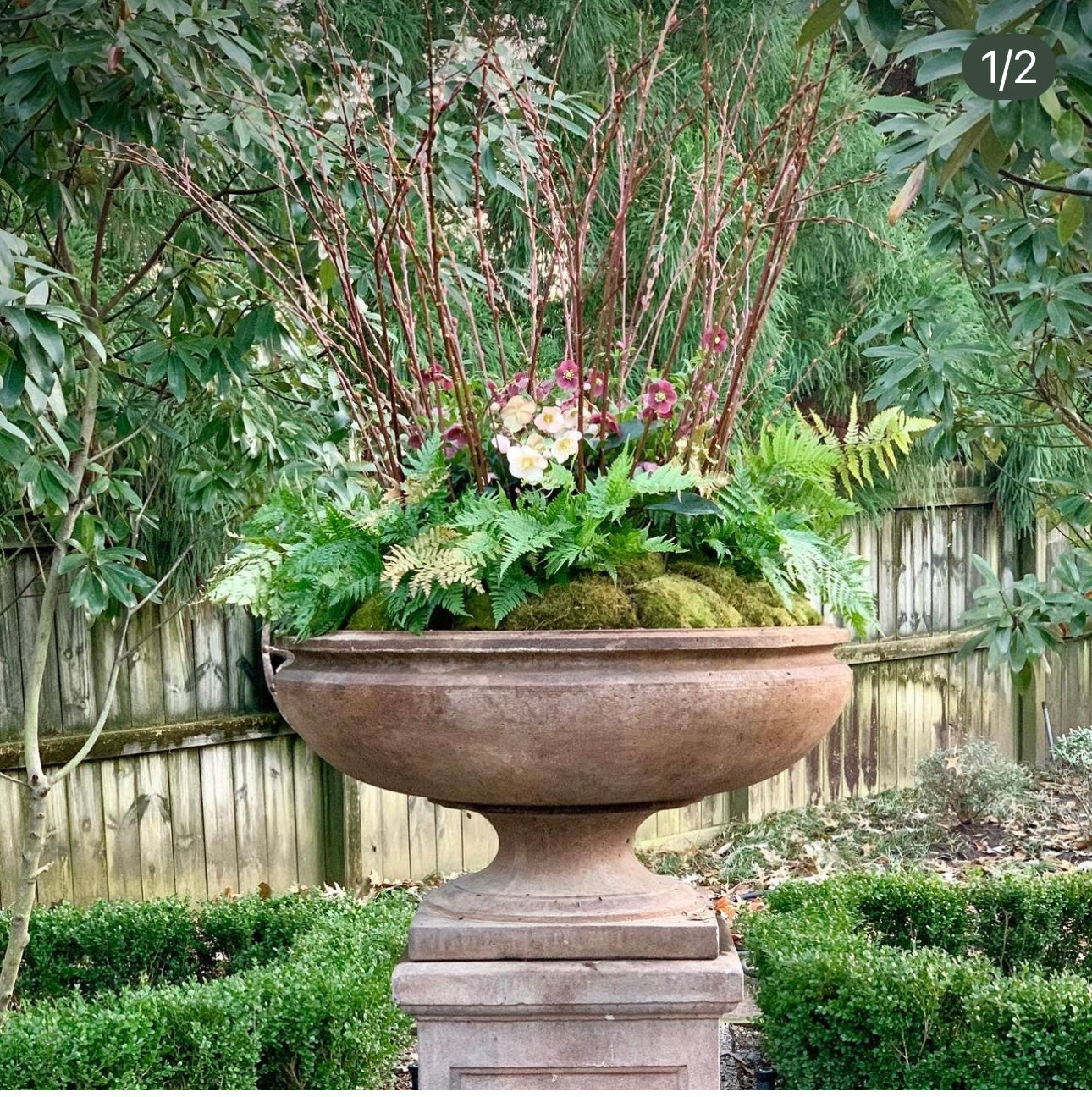 ST. LOUIS URN