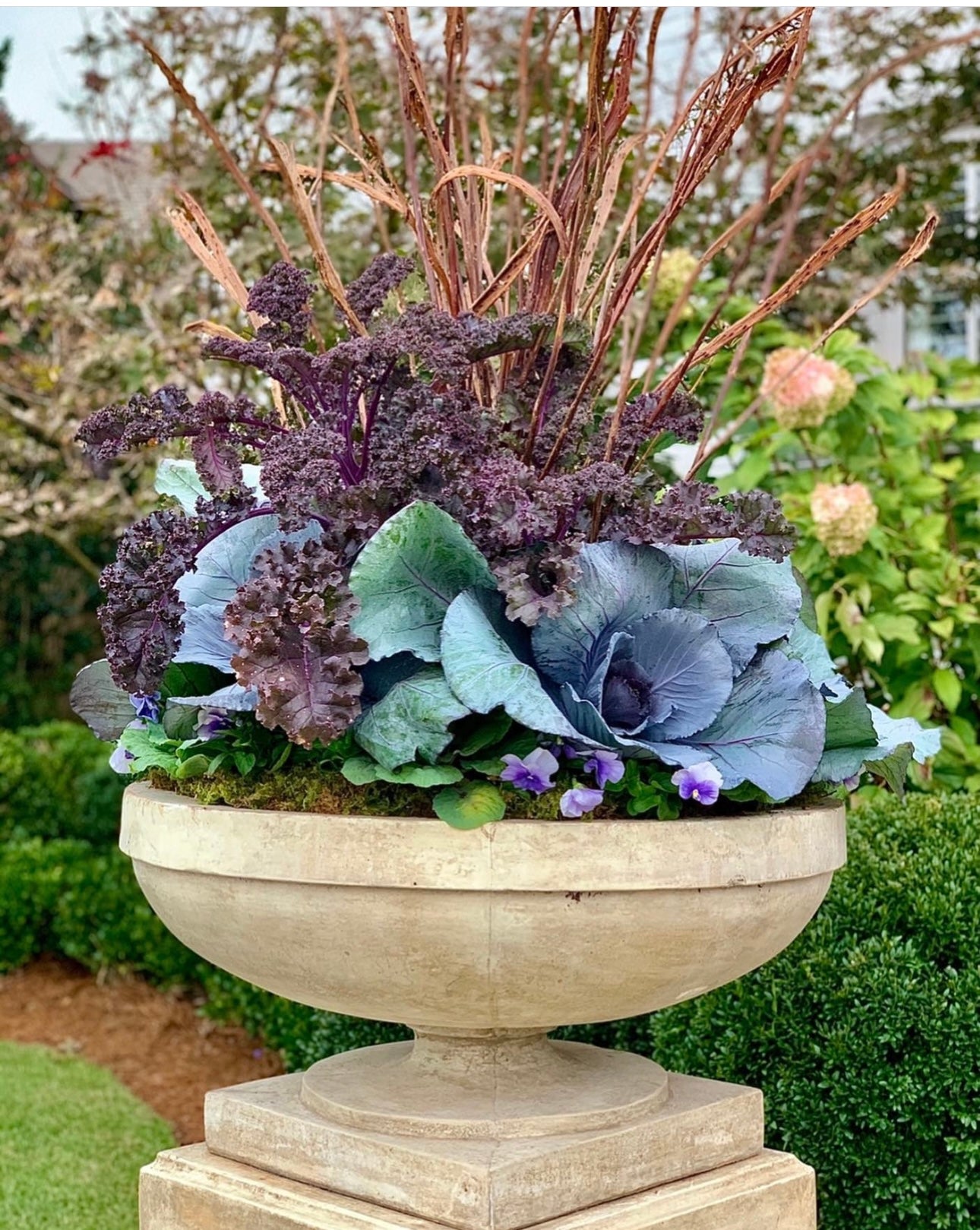 ENGLISH VILLAGE URN
