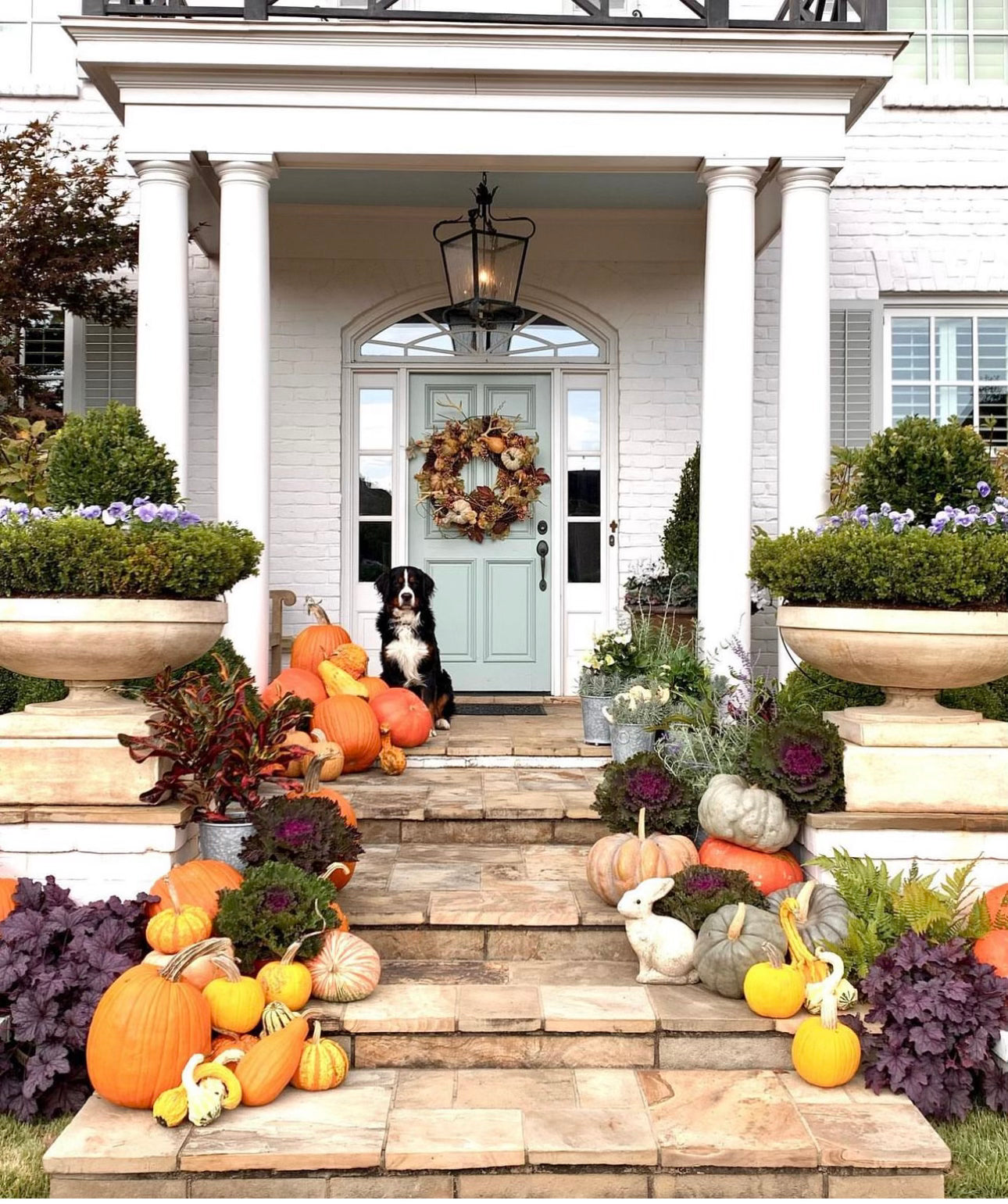 ENGLISH VILLAGE URN