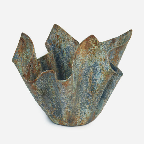 HANDKERCHIEF BLUE RESIN PLANTER