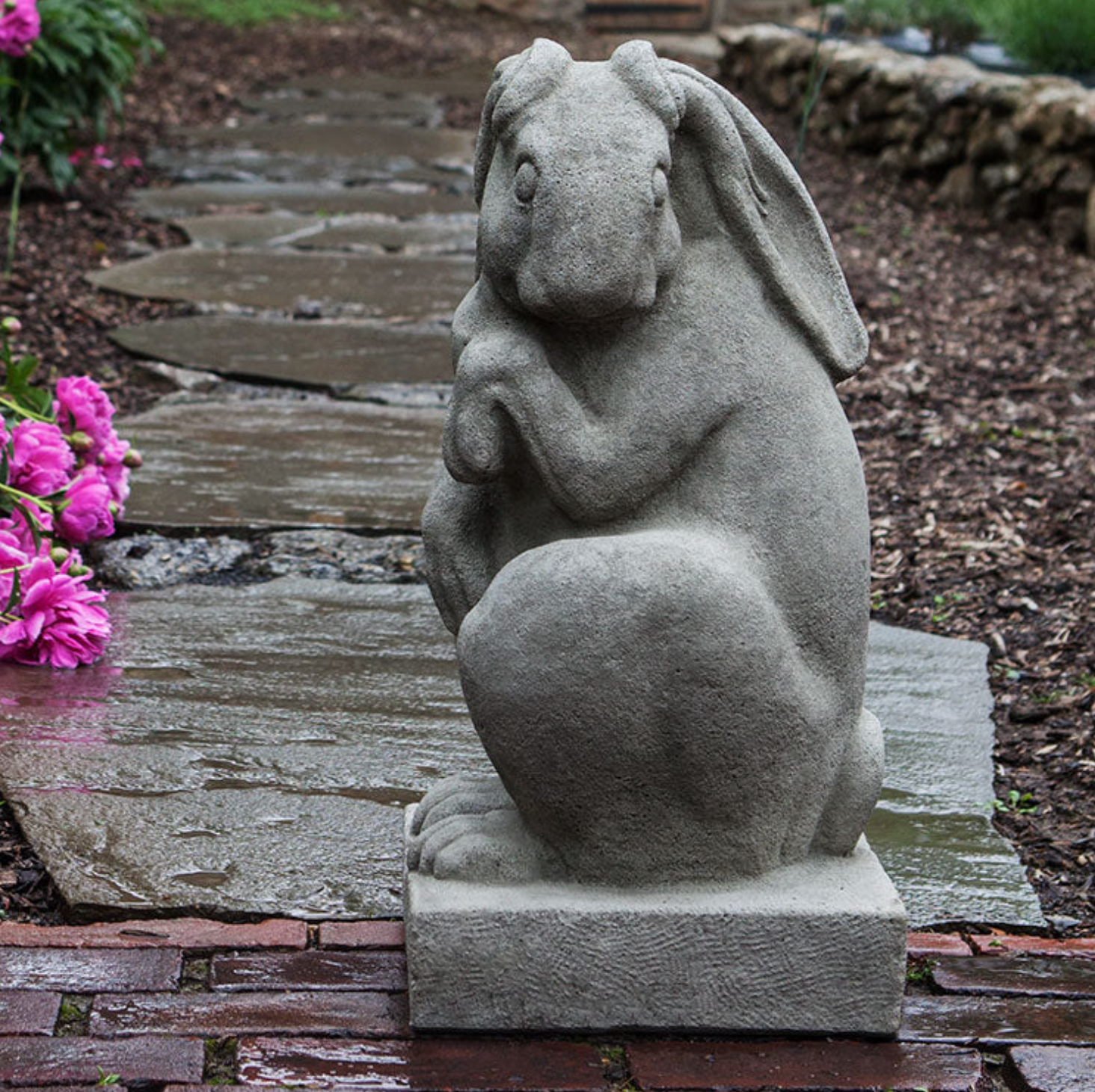 NEWPORT RABBIT FACING LEFT STATUE